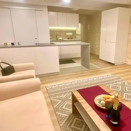 Bunker In The Old Town Apartman *